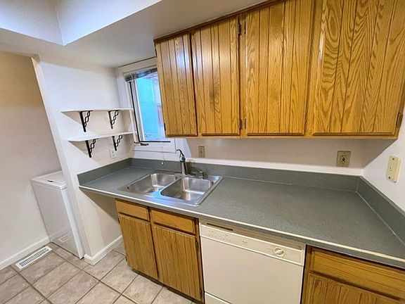 5th image of 7342 Huntsmen Cir #14-B