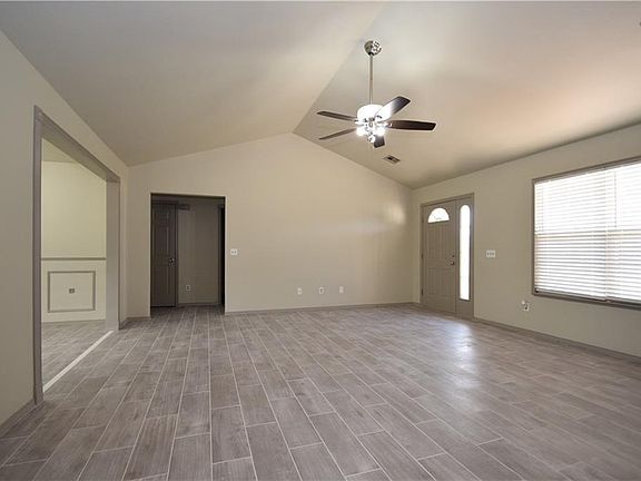5th image of 1505 SE 21st St