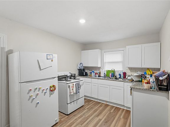 5th image of 408 Hill St