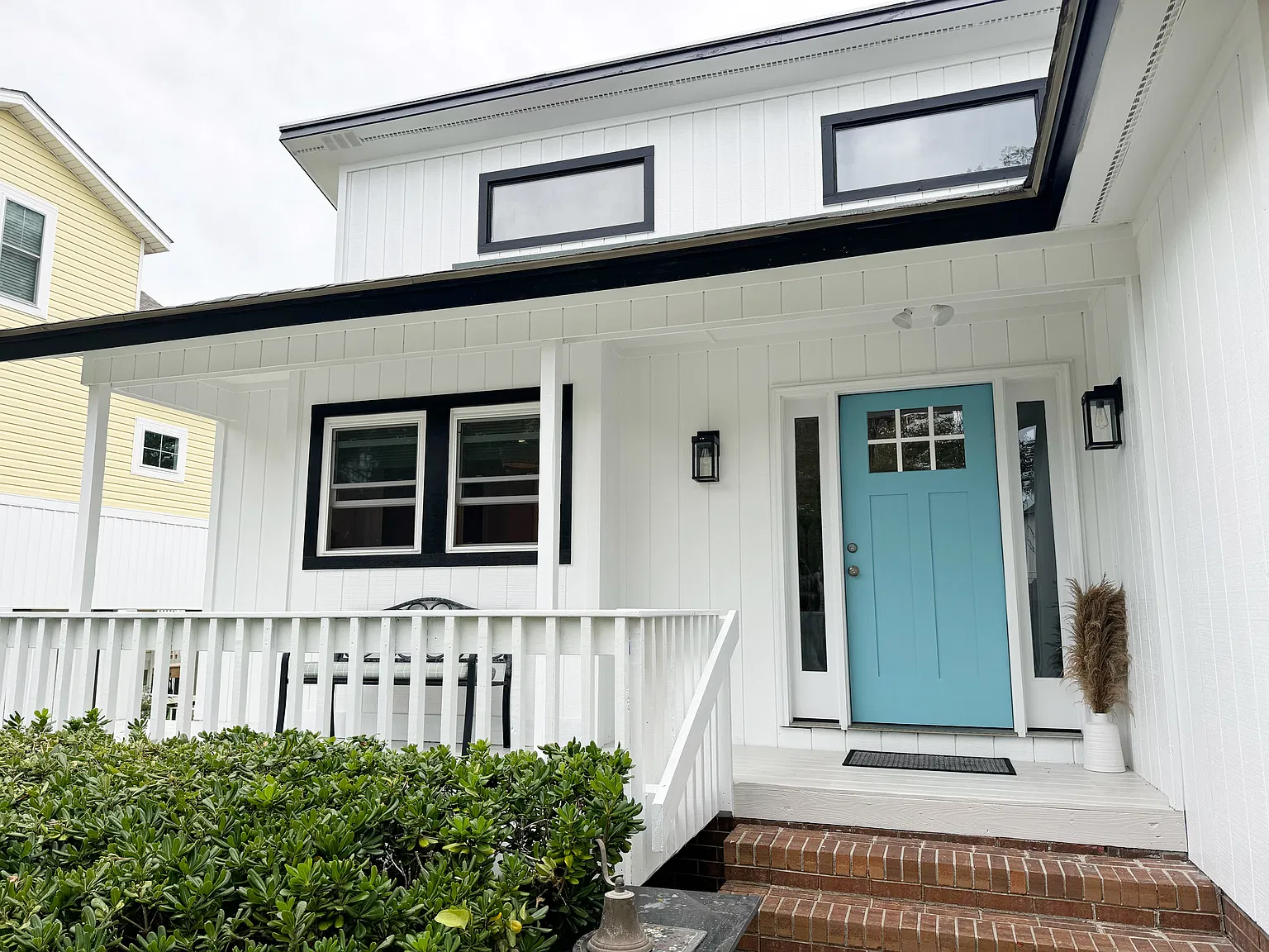3 bed, 1309 sqft, $2,300 — Photo 2