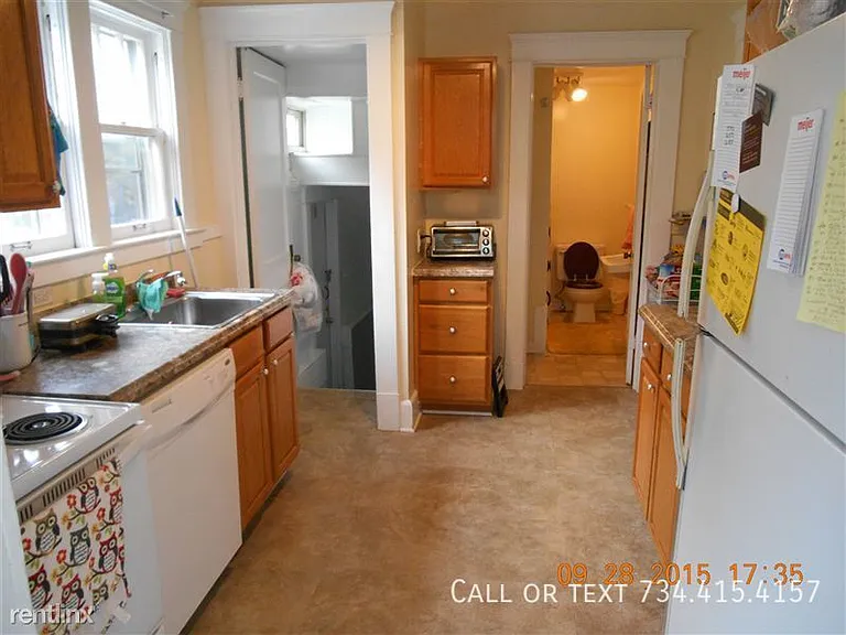 518 Lawrence St — Photo 9