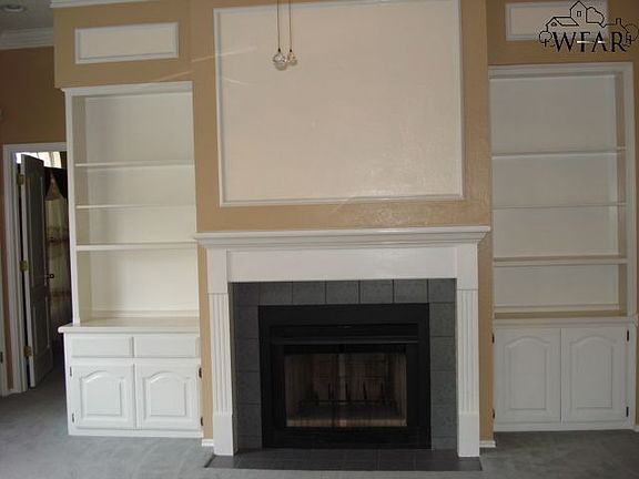 4th image of 4031 Kingsbury Dr