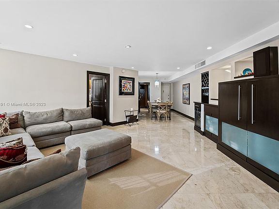 4th image of 999 Brickell Bay Dr APT 310