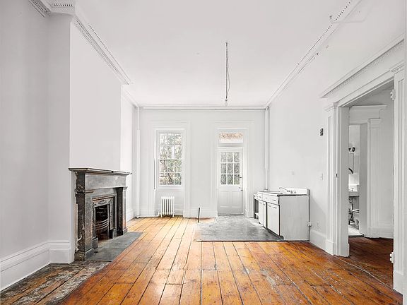 5th image of 27 Bethune St