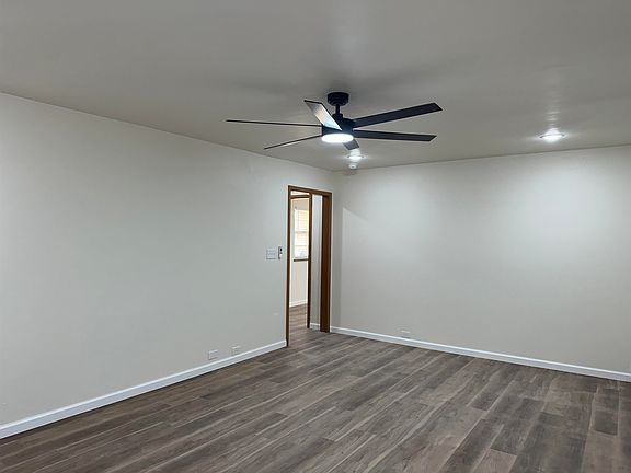 4th image of 722 Mistletoe