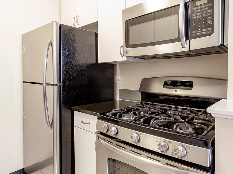 182 E 95th St #28A — Photo 3