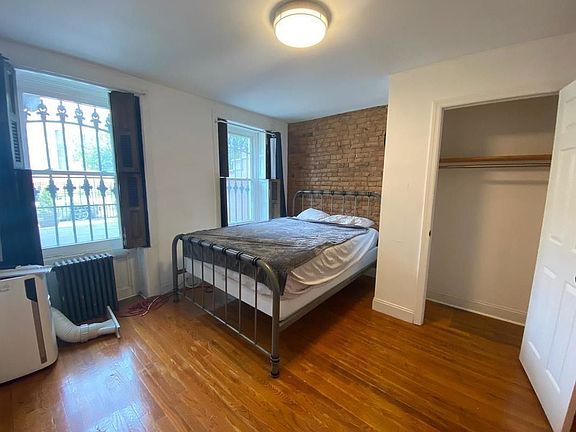 4th image of 144 Macon St #1B