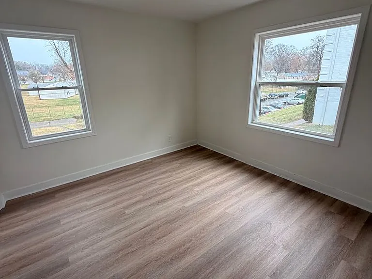 1439 Nightingale Rd — Photo 10