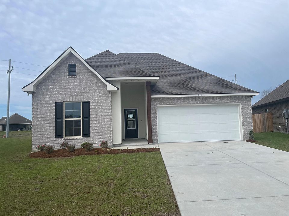 1st image of 355 Rue Evangeline