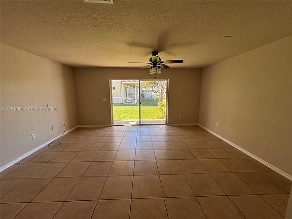 5th image of 5907 Abbey Rd