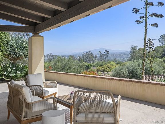 2nd image of 5616 La Sencilla