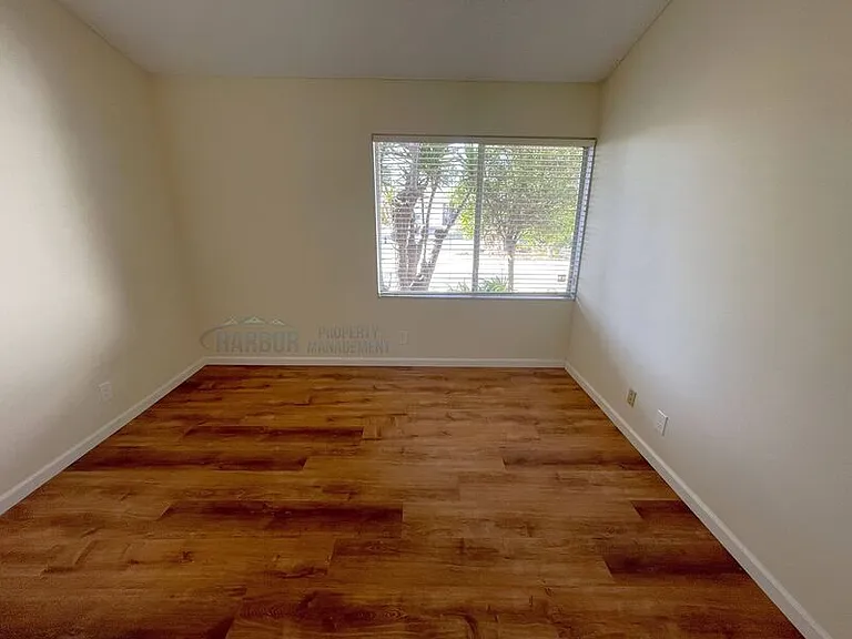 6932 Willowtree Dr — Photo 29
