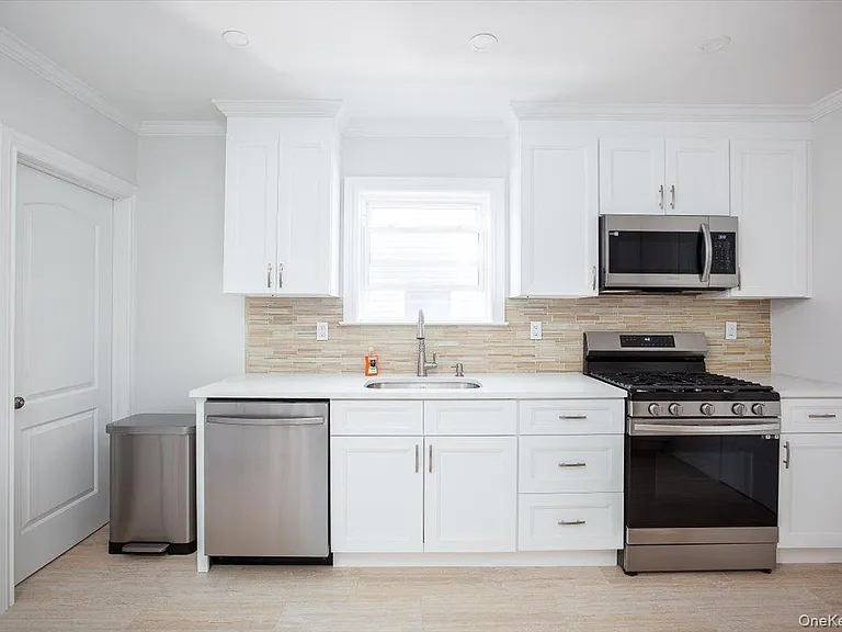 310 Columbus Pkwy — Photo 3