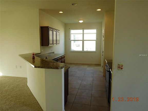 5th image of 613 Highland Meadows Ave