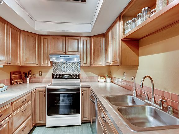 4th image of 7110 NE 43rd St APT A