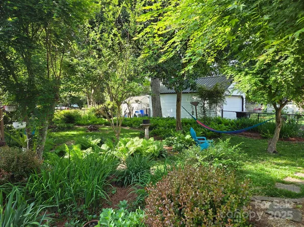 24 Eastcliff Dr SE, Concord, NC 28025