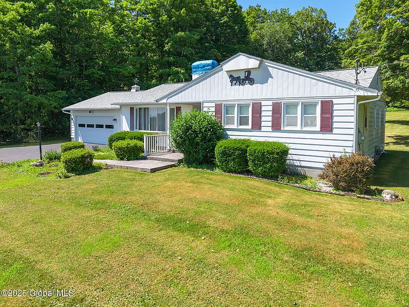 2nd image of 921 Altamont Voorheesville Road