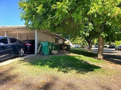 3rd image of 841 W Los Felis Ave