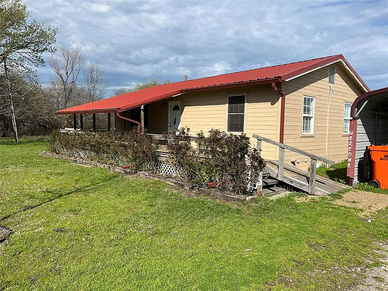 2528 Private Road 5101 — Photo 20