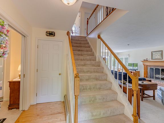 3rd image of 226 Hobart Hill Road