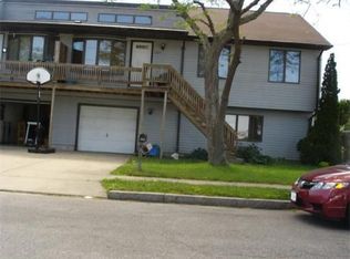 1525 Padanaram Ave, New Bedford, MA 02740