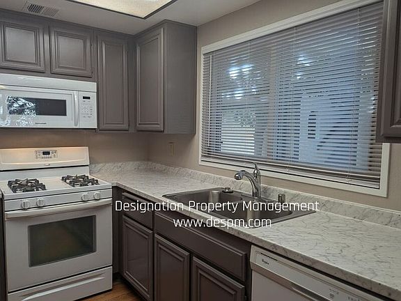 2nd image of 6716 Clybourn Ave Unit 143