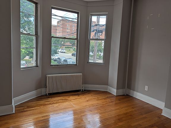 3rd image of 45 Linden St APT 1