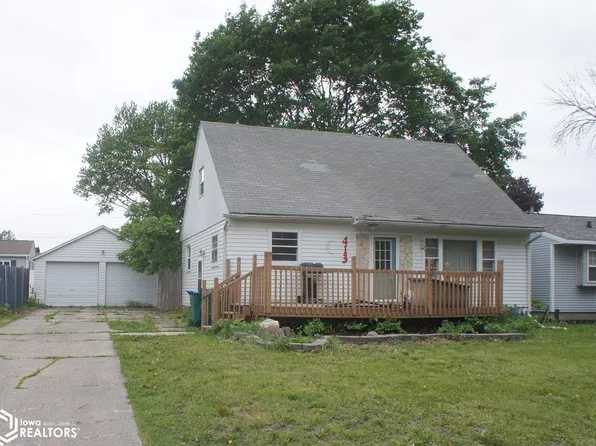 413 E Curve Dr, Webster City, IA 50595