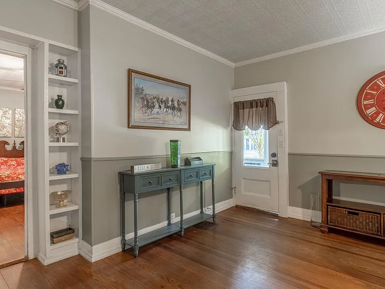 1503 S Elm St — Photo 9