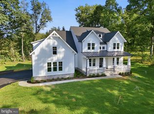 18871 Woodburn Rd, Leesburg, VA 20175