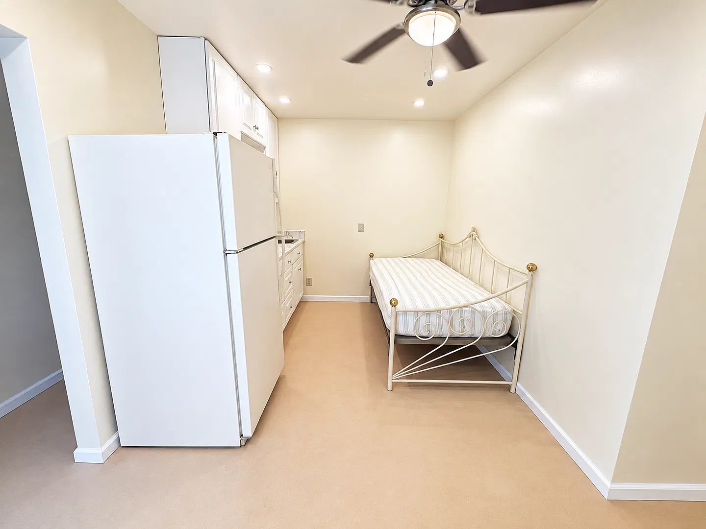 4833 Roadrunner Rd — Photo 3