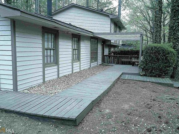 5th image of 741 Pebble Creek Dr