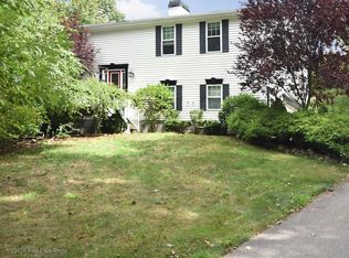 350 Franklin Rd, Hope, RI 02816