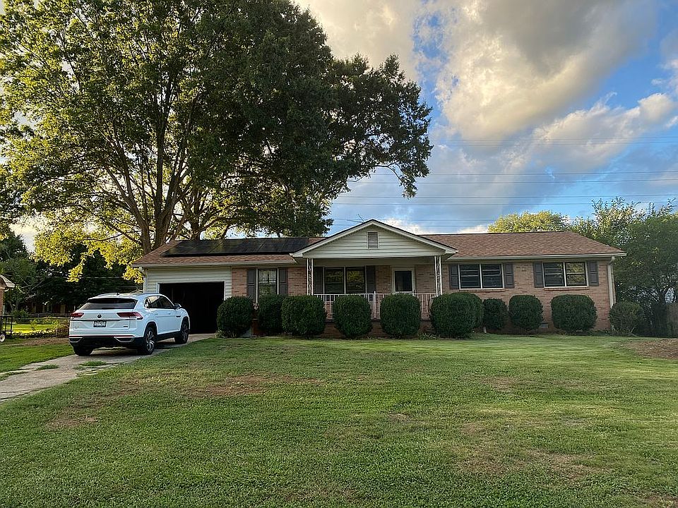 2nd image of 617 Creighton Dr