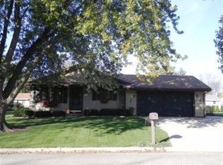 1819 Cottonwood Dr, Janesville, WI 53545