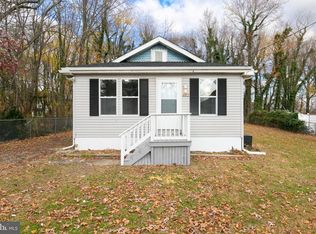 402 W Oxford St, Vineland, NJ 08360