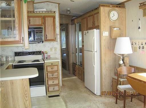 3rd image of 1360 Nettles Blvd