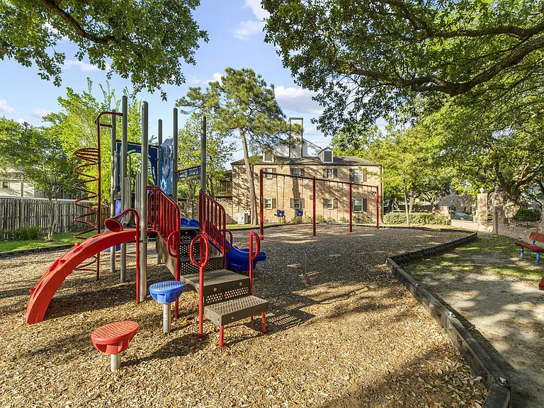 13010 Trail Hollow Dr — Photo 10