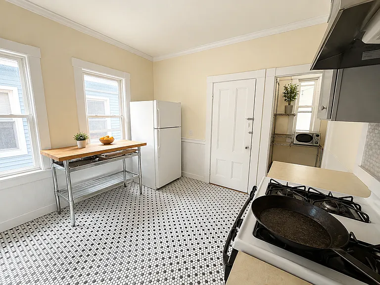 7 Stanford St #2 — Photo 6