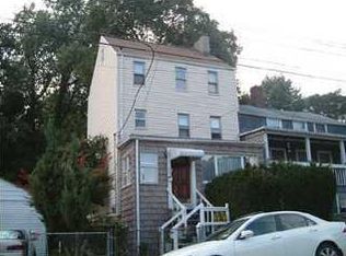 16 Gordon St, Staten Island, NY 10304