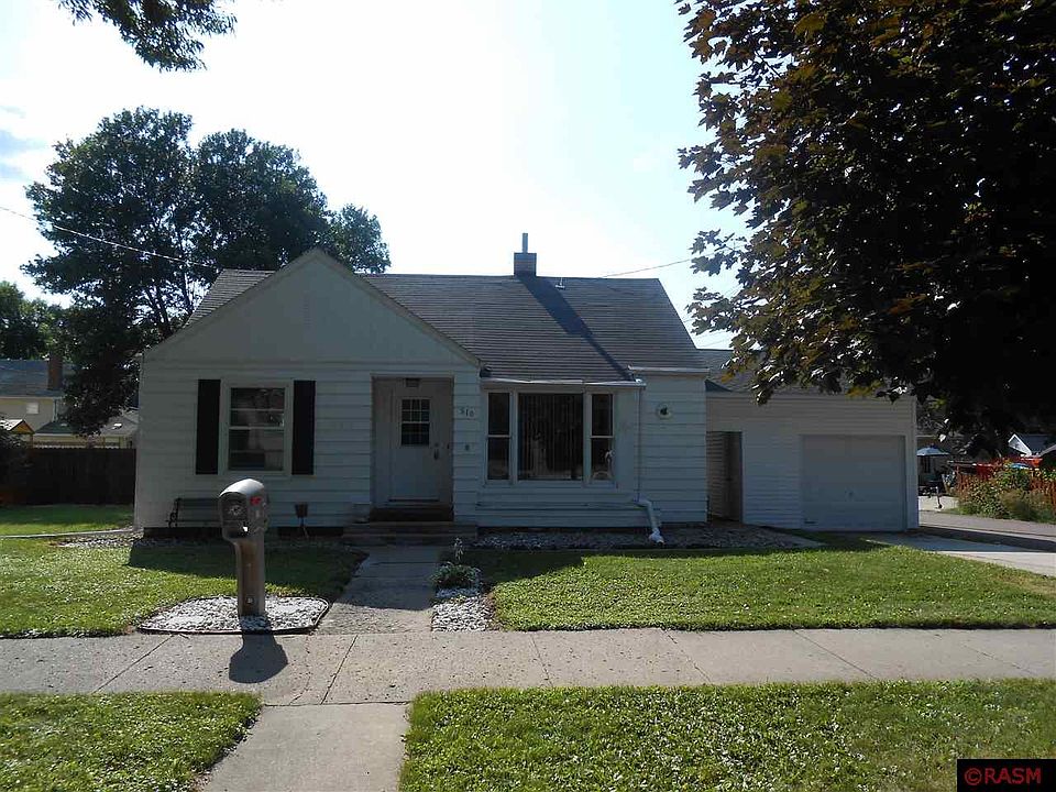 1st image of 510 1st Ave N
