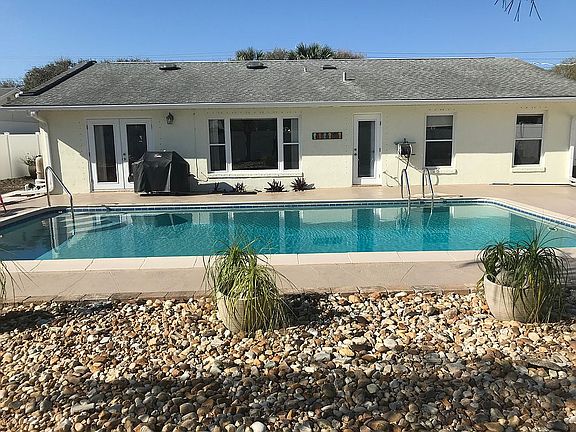 2nd image of 4429 Saxon Dr