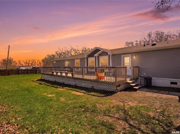 533 3rd AVENUE, Young, SK S0K 4Y0