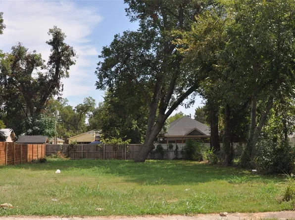 3520 Carl St, Dallas, TX 75210