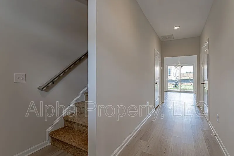3 bed, 2.5 bath, 1662 sqft, $1,850 — Photo 4