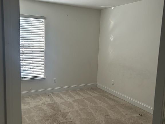 3rd image of 15216 Dunton Ave