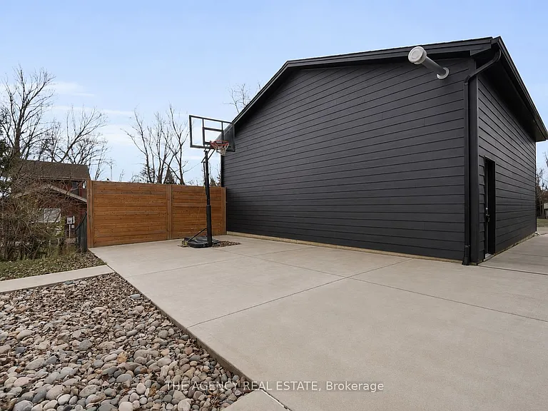 8464 Adams Ct — Photo 27