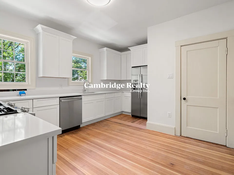 45 Packard Ave #2T