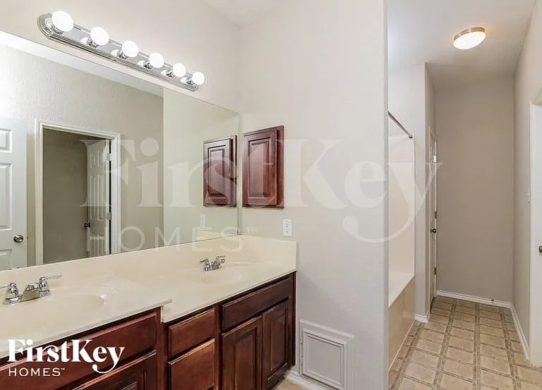 12230 Averhoff — Photo 7