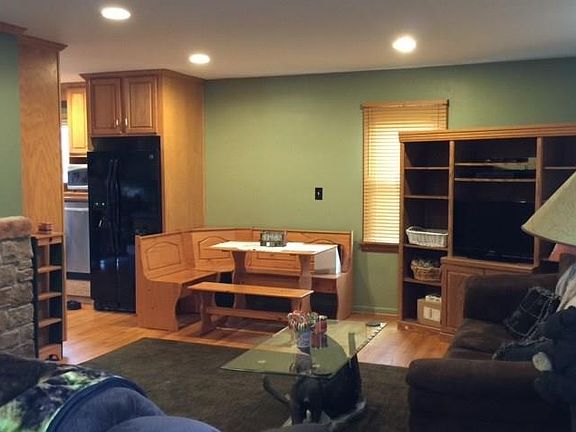 3rd image of 43079 Hastings Rd